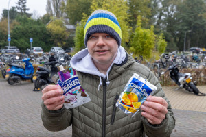 André in actie tegen zwerfaval!